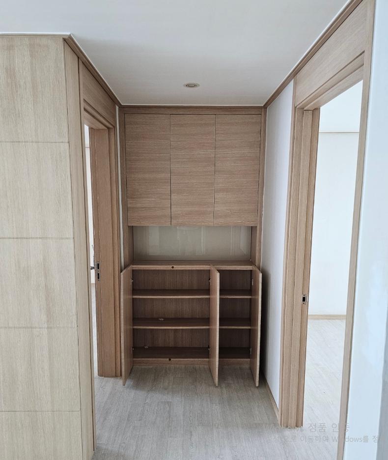 내추럴한 무드의 아늑한 드레스룸