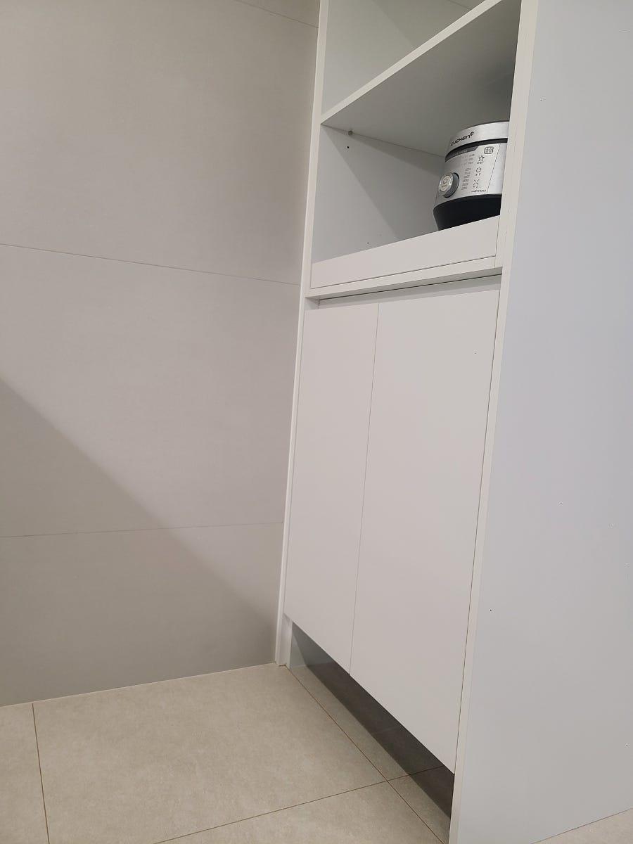 슬라이딩 밥통장이 설치된 가전 전용 공간