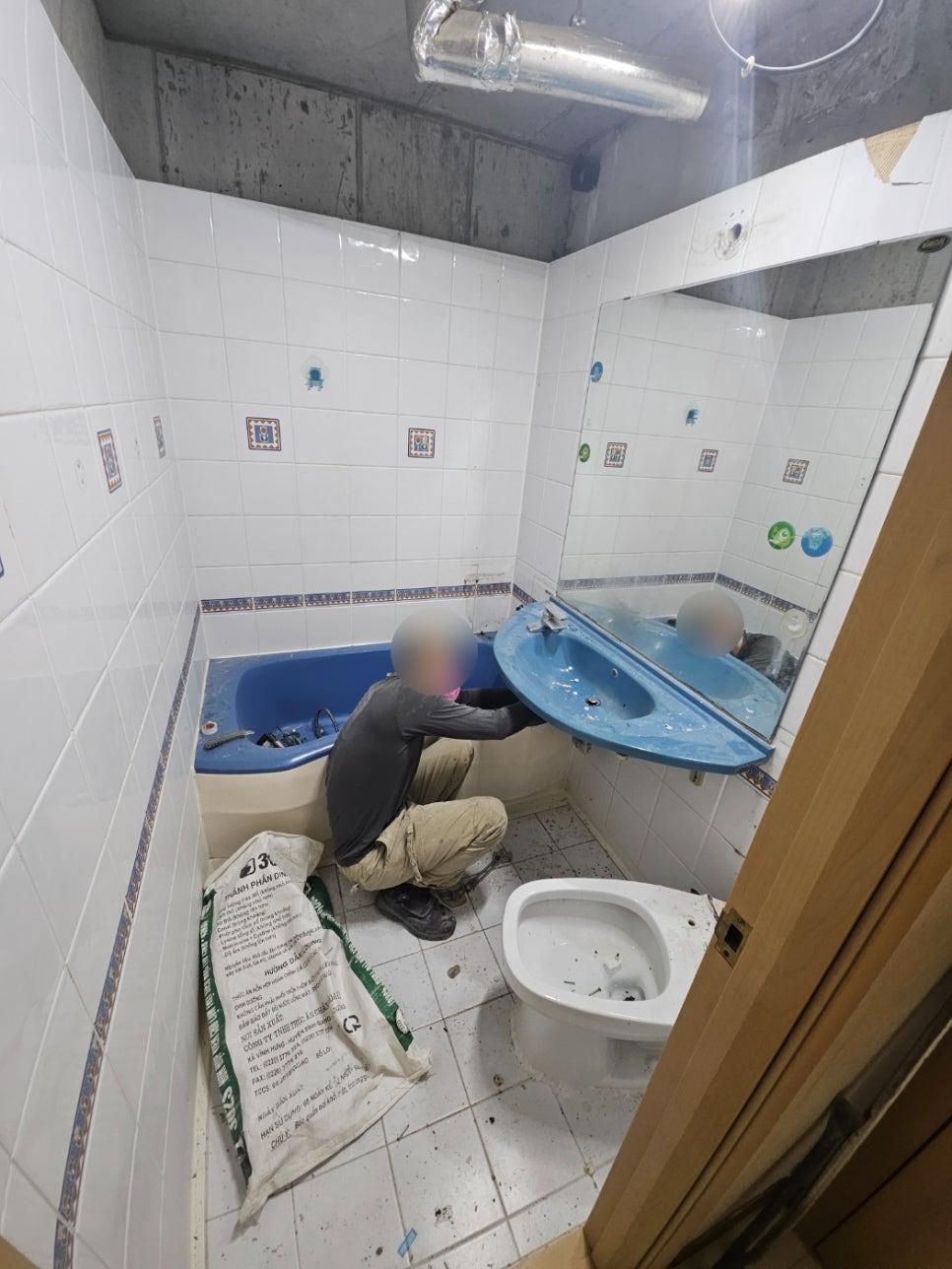 기존 도기들이 설치되어 있는 상태