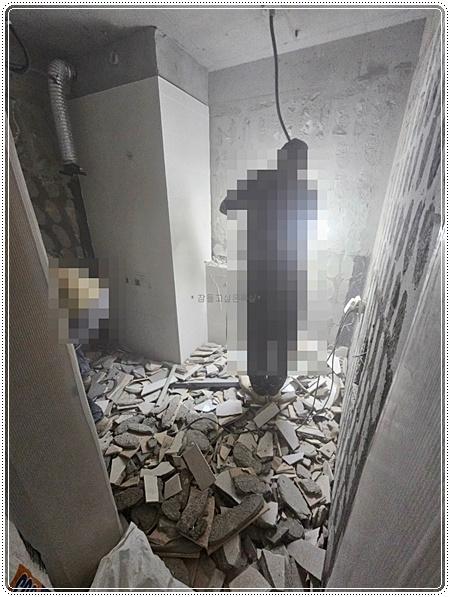 기존 시설물을 모두 걷어낸 올철거 공정 중인 공간