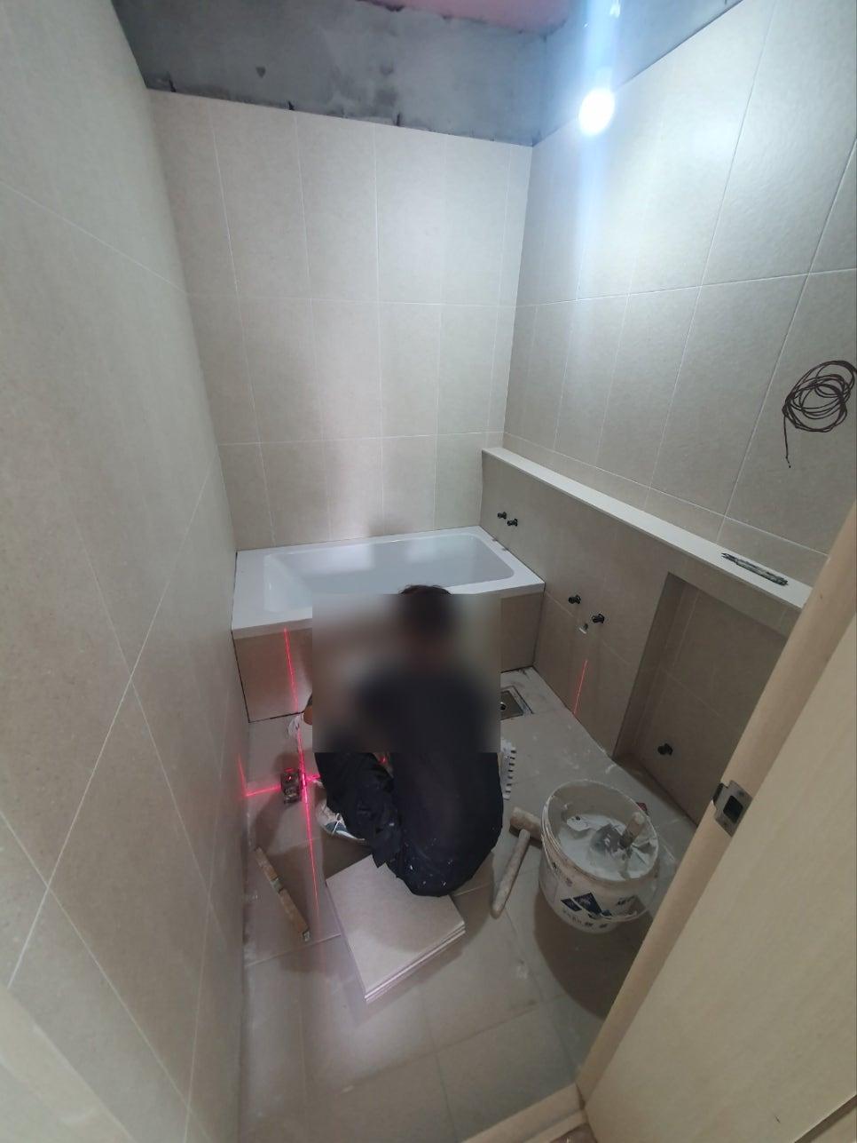 욕조 설치 전 진행된 방수 작업 과정