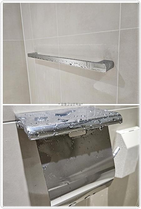 화면 가장자리에 일부 보이는 설비 부속