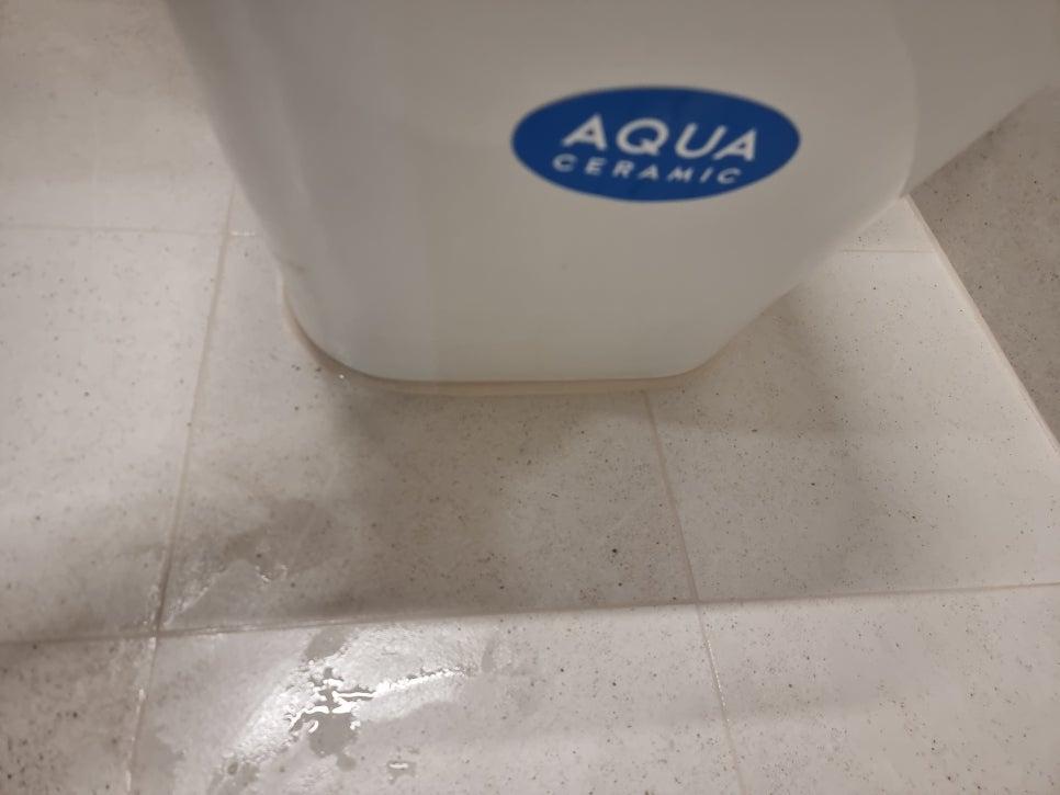 AQUA CERAMIC 욕조와 화이트 타일의 완성 모습