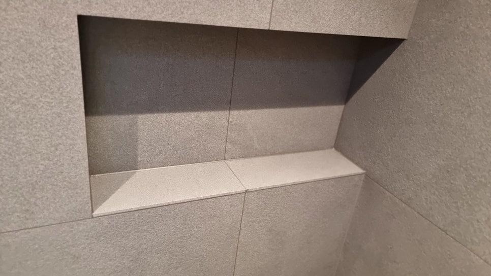 상판 수납공간 주변의 정밀한 마감