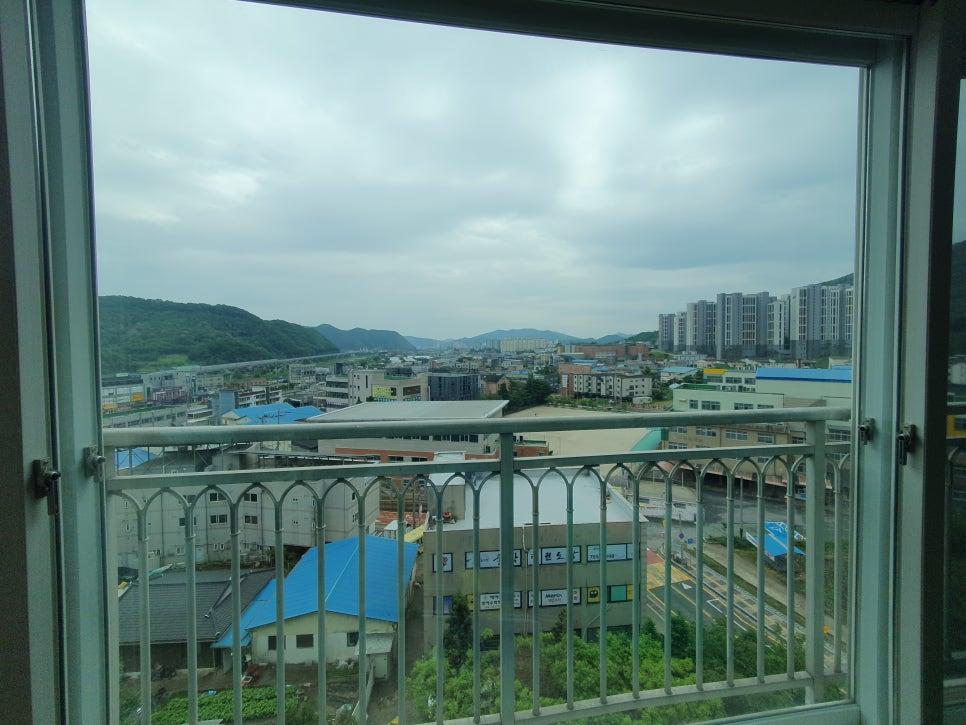 발코니 난간과 외부 시야의 변화