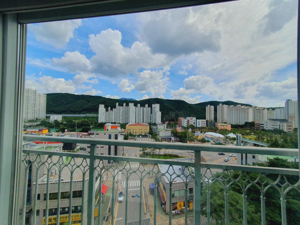 마치 새 창처럼 변한 거실창