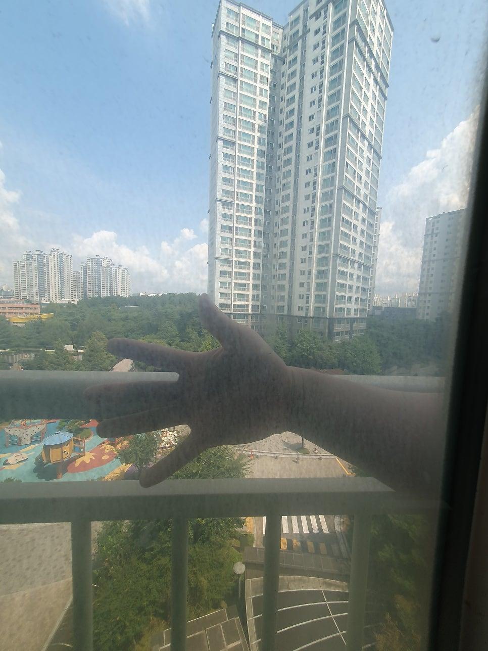 먼지가 가득 쌓여 뿌옇던 작업 전 상태