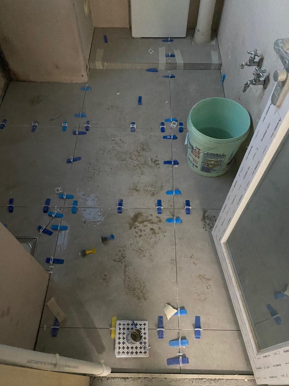 바닥면 구배를 잡는 시공 과정