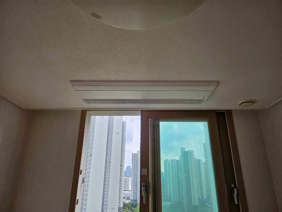 천장과 벽면, 창호가 만나는 지점