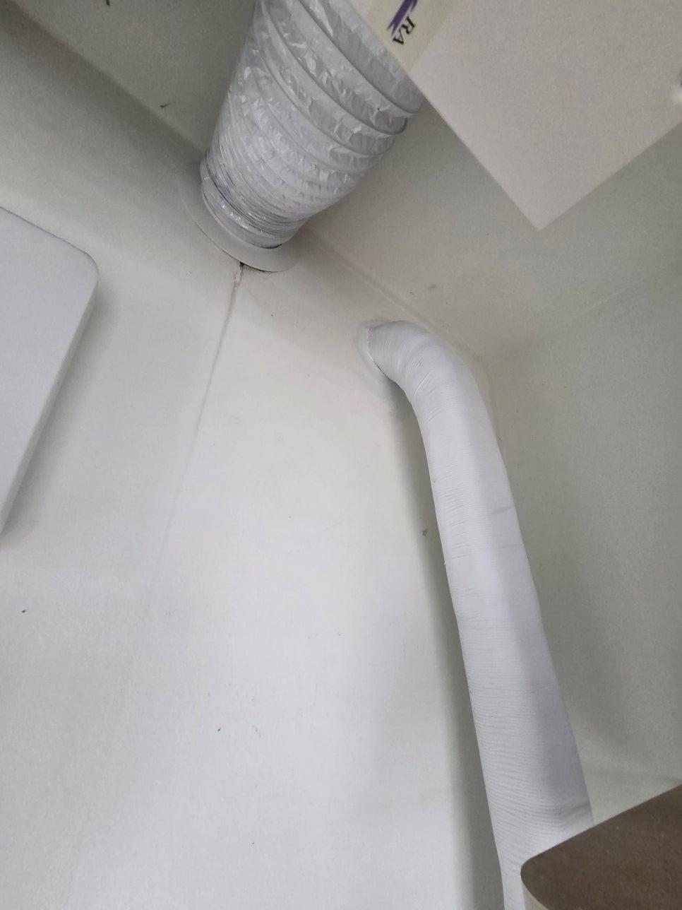 천장 내부 배관 경로를 잡는 정밀 시공 과정