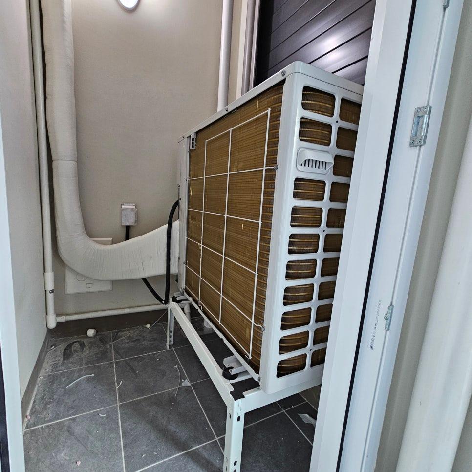 실외기로 연결되는 배관 공사 과정