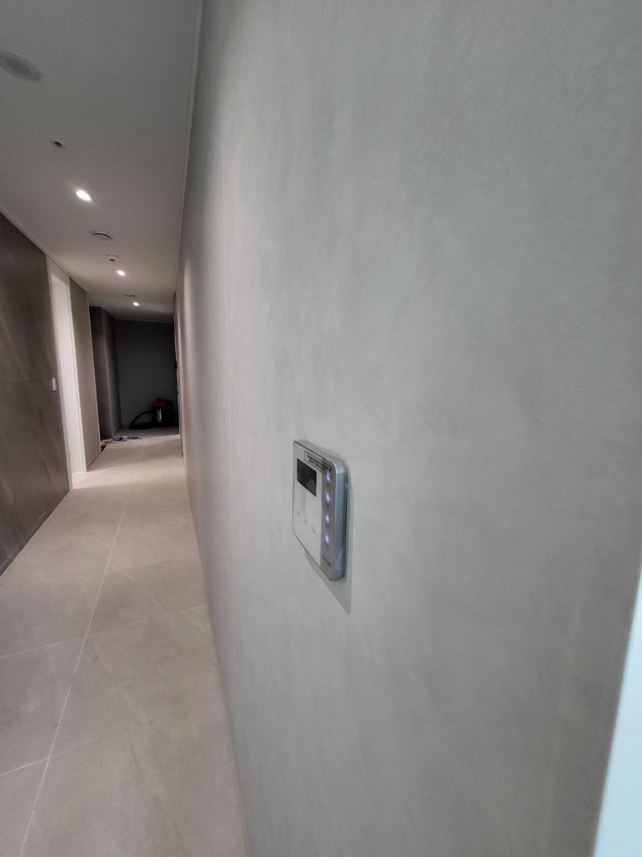 제어기 주변을 꼼꼼하게 작업하던 중