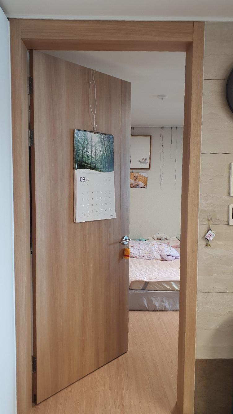 연회색 도어로 차분함을 더한 안방