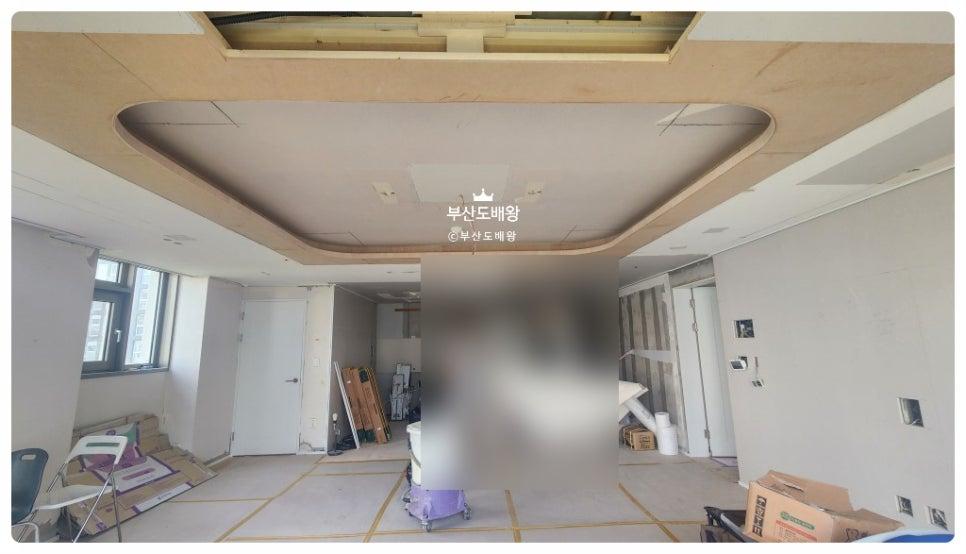시공에 사용된 수공구와 소형 도구들