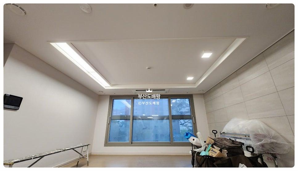 시공 도구들이 준비된 공간 전경