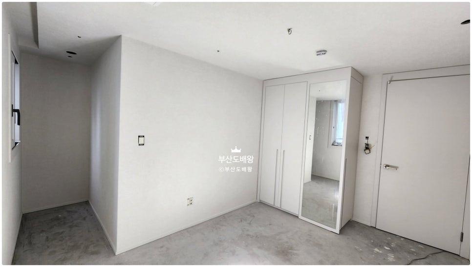 수납장 설치 예정지의 벽면 평탄화 작업