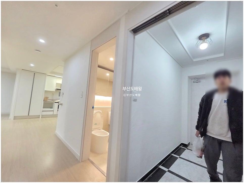 정갈하게 정돈된 복도와 따뜻한 바닥의 만남