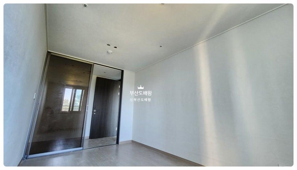 벽과 바닥 표면의 전반적인 점검