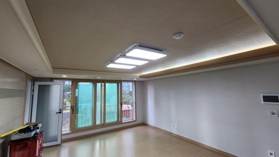 도어 주변의 세밀한 면 정리 과정