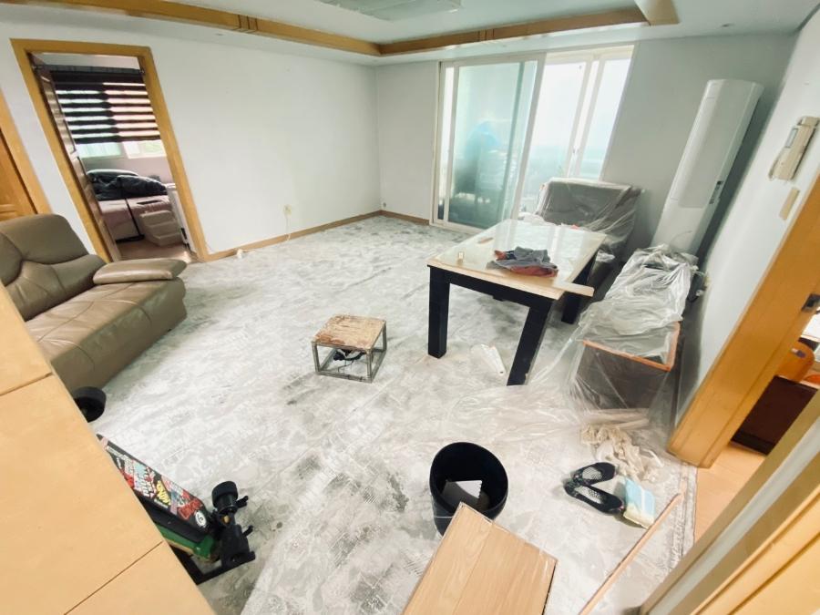 마루 고정을 위해 준비된 작업 도구들