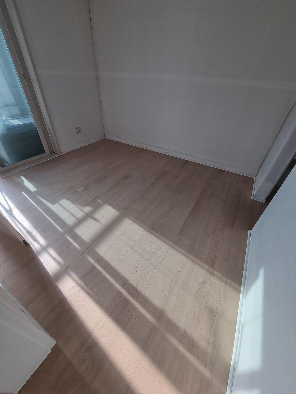 모든 공정이 끝나고 정돈된 아늑한 방의 모습