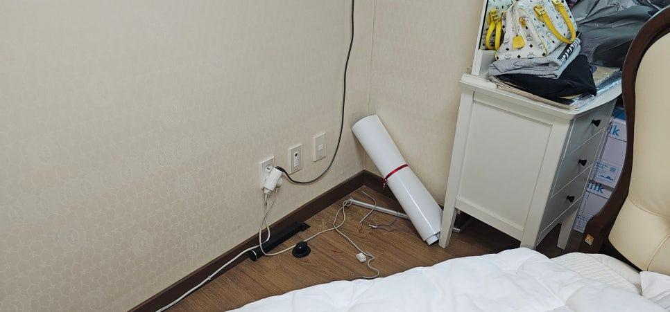 각 방으로 랜 케이블을 연결하는 작업