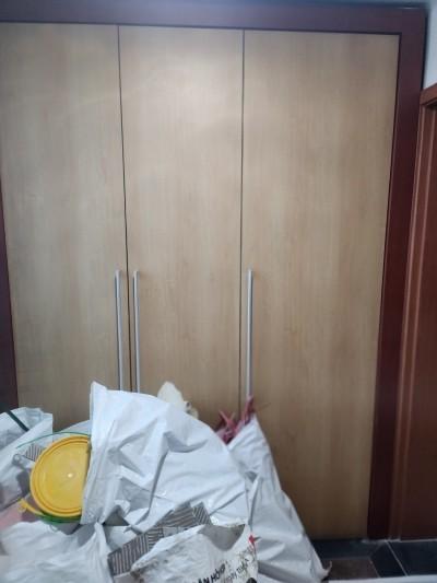 수납장 넓은 면의 필름 부착 과정