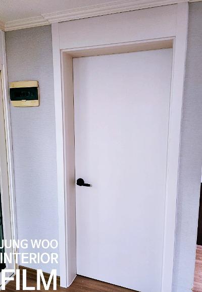 기초 작업이 진행 중인 바닥 주변