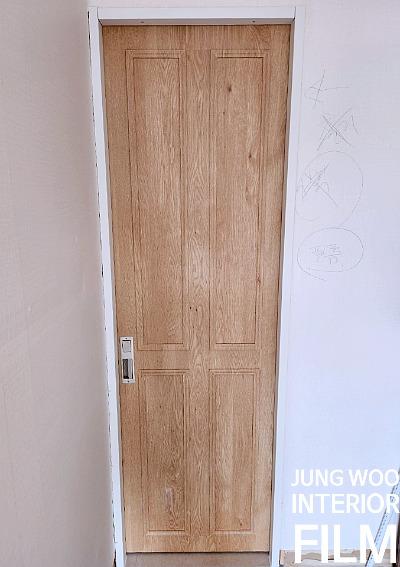 도어 프레임 상부와 하부 패널의 마감 과정