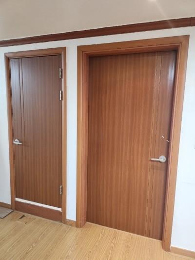 바닥재와 필름의 톤을 맞추는 시공 단계