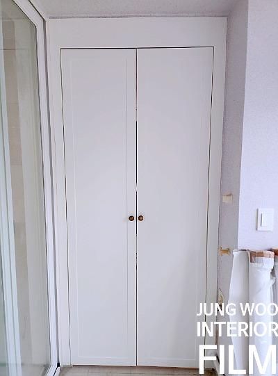 불투명 패널과 프레임의 접합부 정리