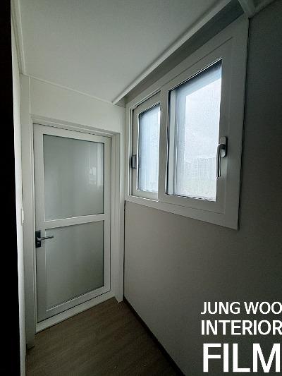 최종적으로 정돈된 창문 프레임의 모습