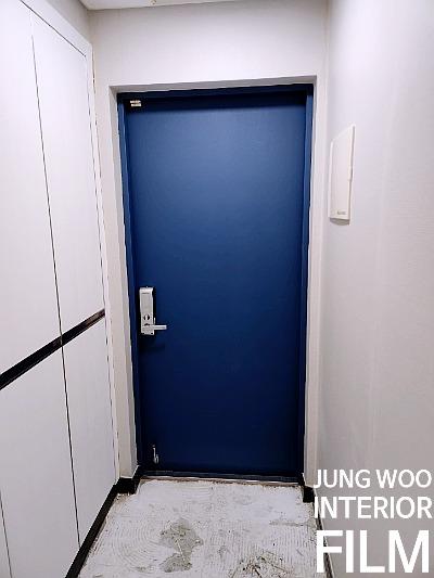 수납장 패널의 모서리 마감 작업