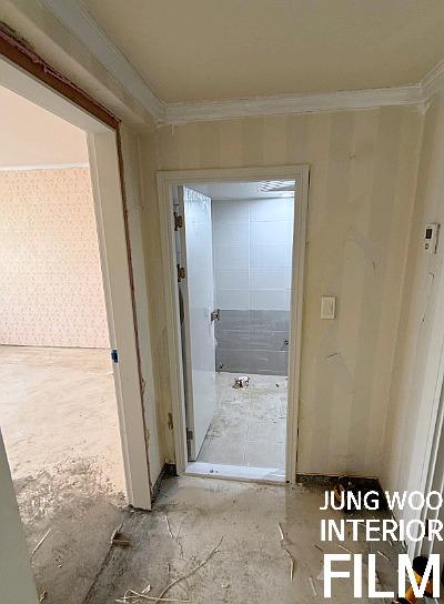 현관 방화문에 새 옷을 입히는 과정