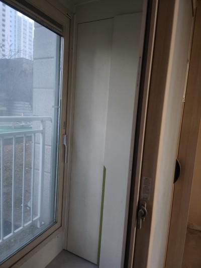 창문 상단과 측면 라인을 잡는 과정