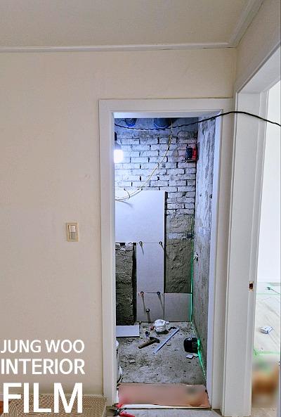 도어 손잡이 주변 필름 밀착 작업