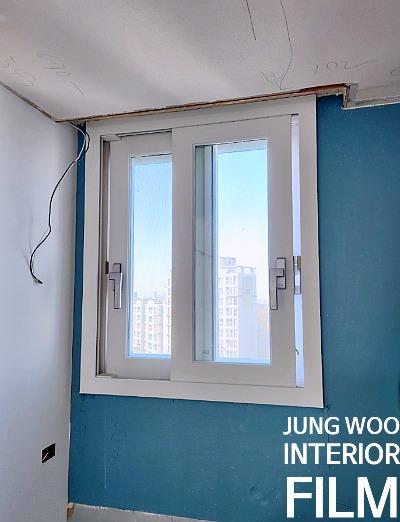 창호 모서리 부분의 기초 작업