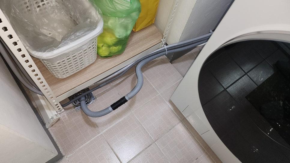 다른 배관들의 역풍 여부를 체크하는 모습