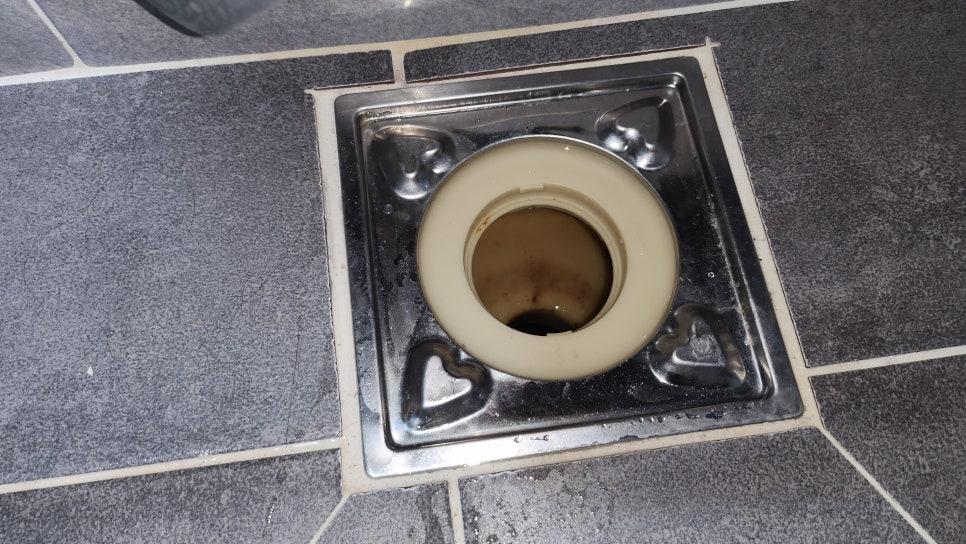 배관 벽면의 슬러지를 깨끗하게 제거하는 과정