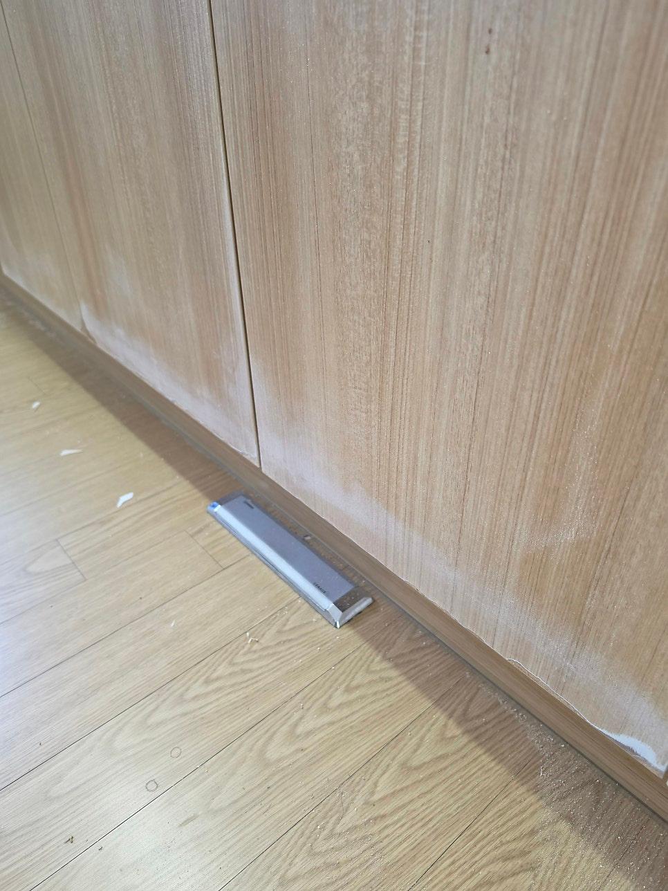 면을 매끈하게 만들기 위한 세밀한 밑작업