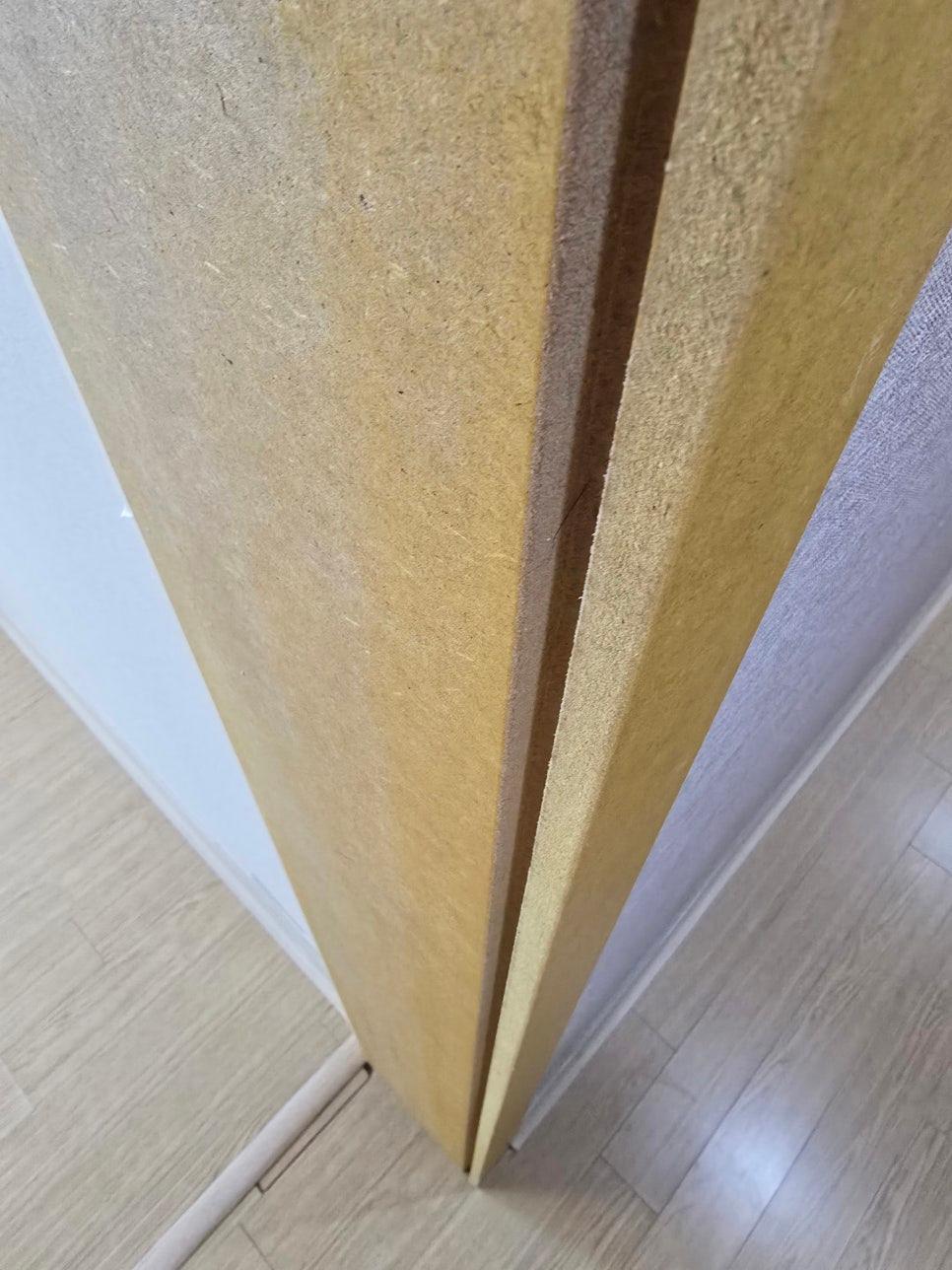 도어 틈새와 바닥재 접합 부분의 세밀한 작업