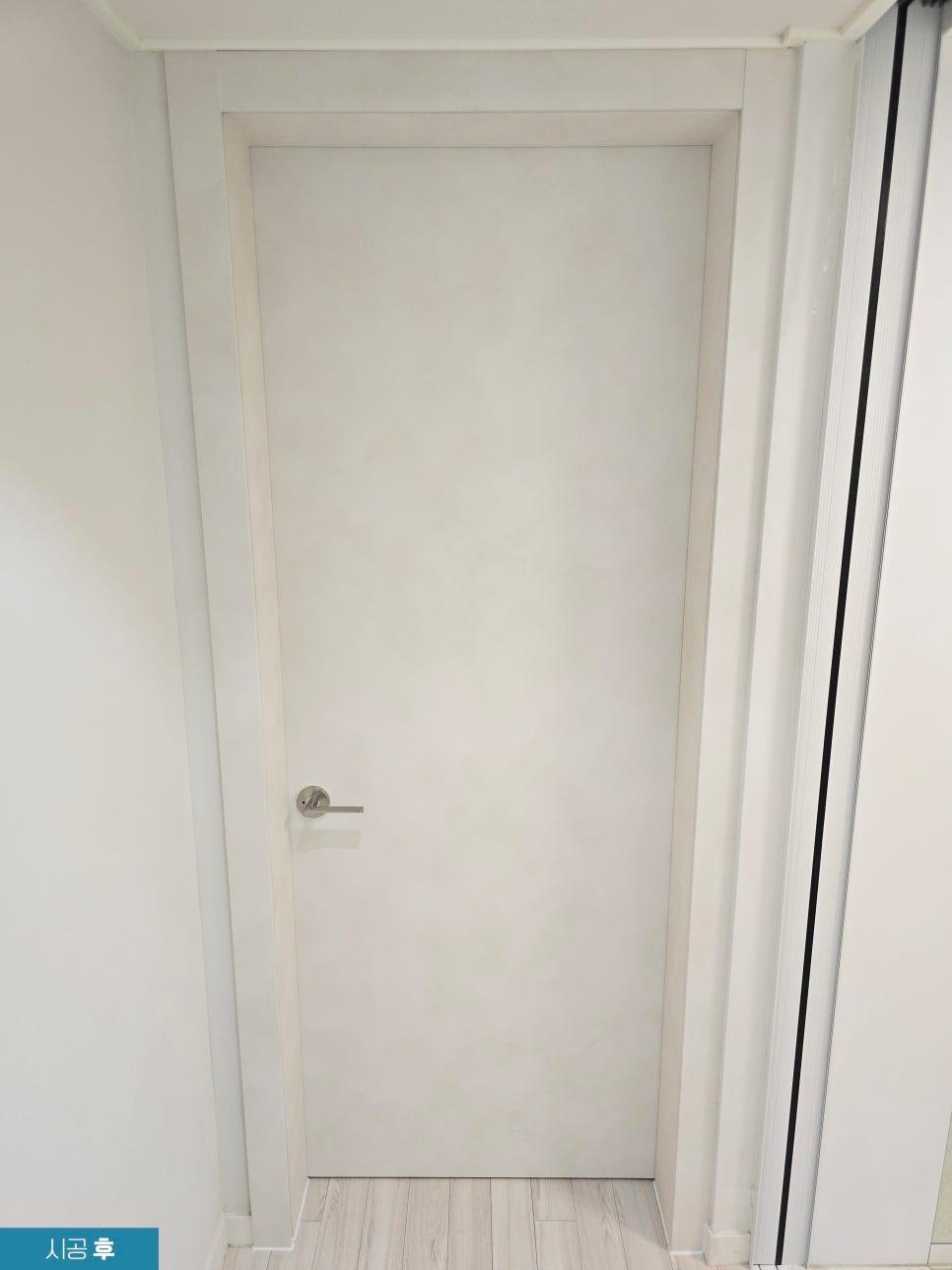 정밀하게 랩핑된 도어 프레임과 문짝