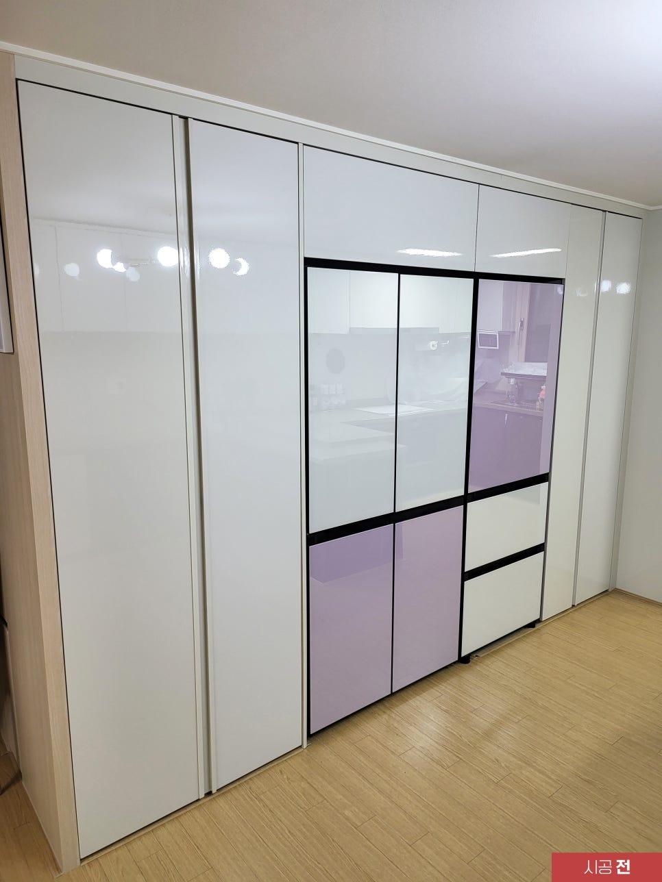 유리 문짝 수납장의 필름 부착 과정