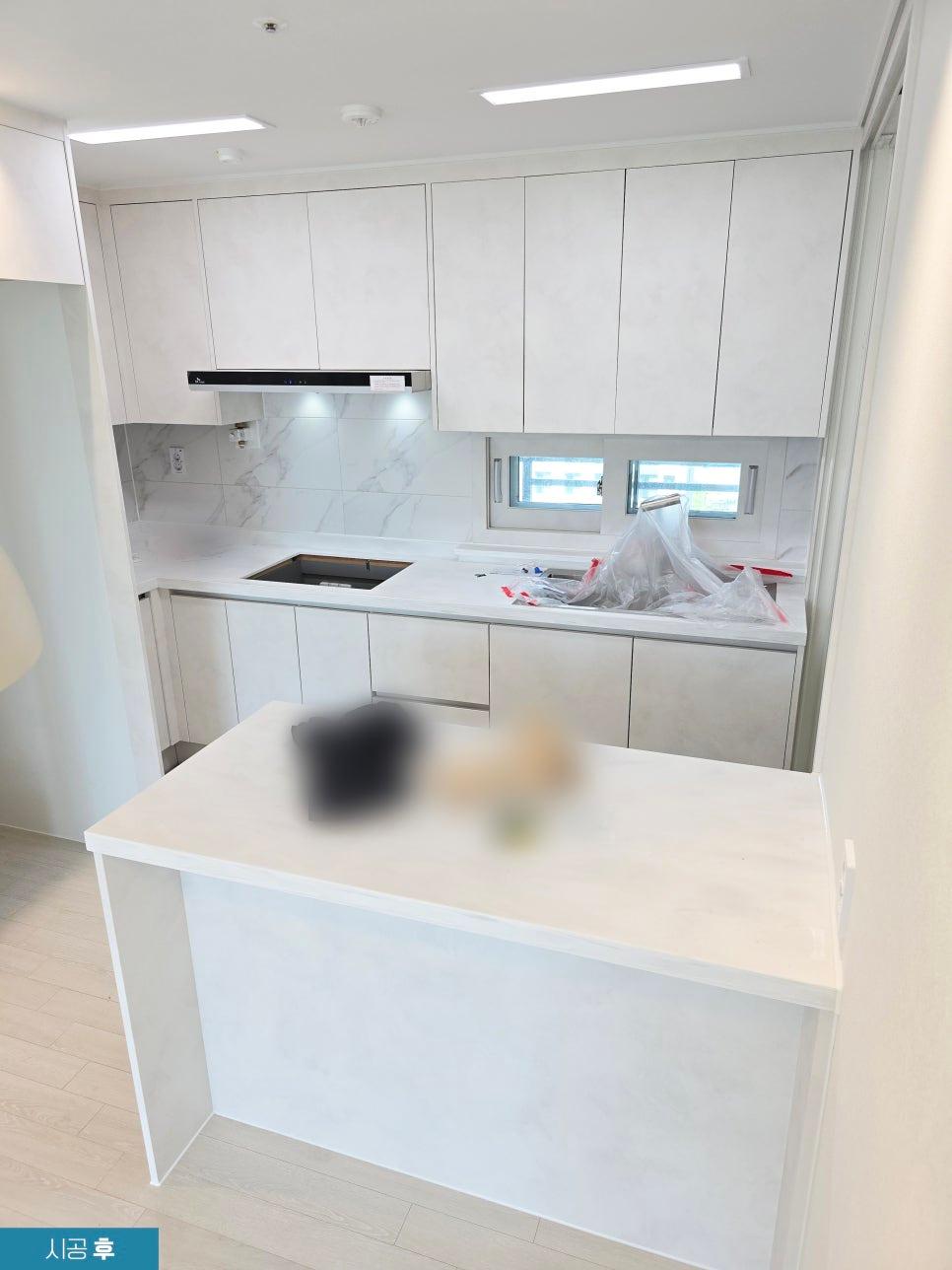 상하부장과 아일랜드장을 발렌블랑으로 맞춘 주방
