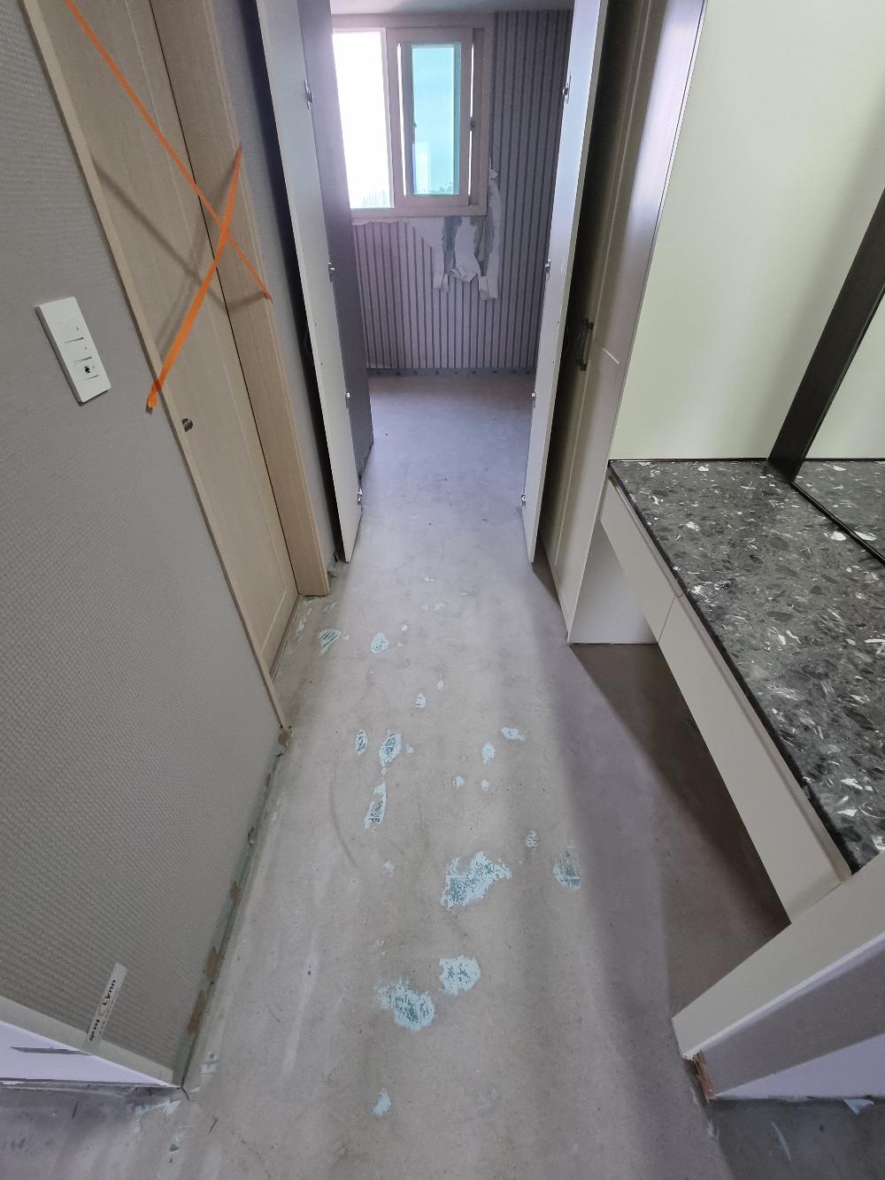 수납장 하단 재단 과정