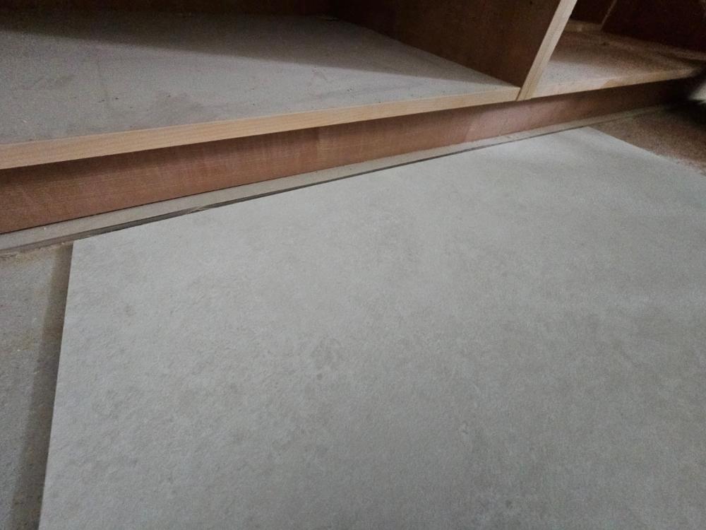 수납장 하단부 마감 처리 과정
