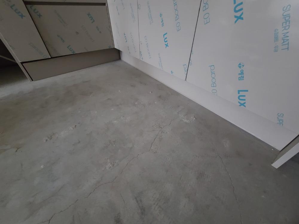 LUX EO Board 및 SUPERMATT 자재 근접샷