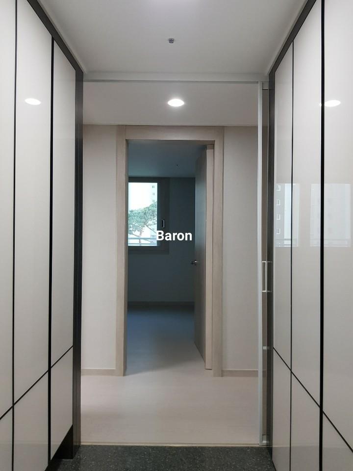 벽면 수납장 라인과 조화를 맞추는 과정