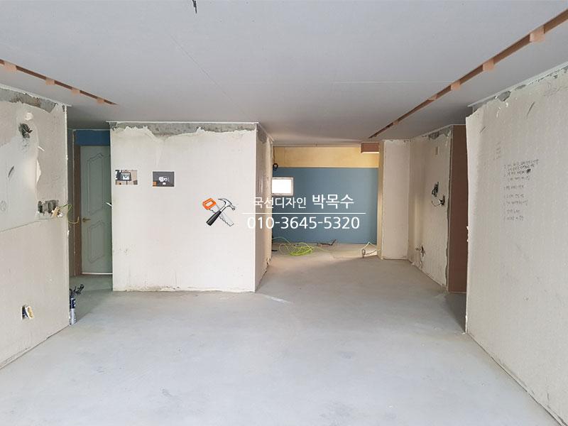 조명 설치를 위한 합판 보강 작업