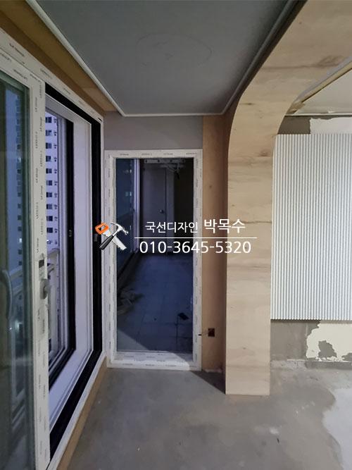 터닝도어가 설치될 창문 주변 모습